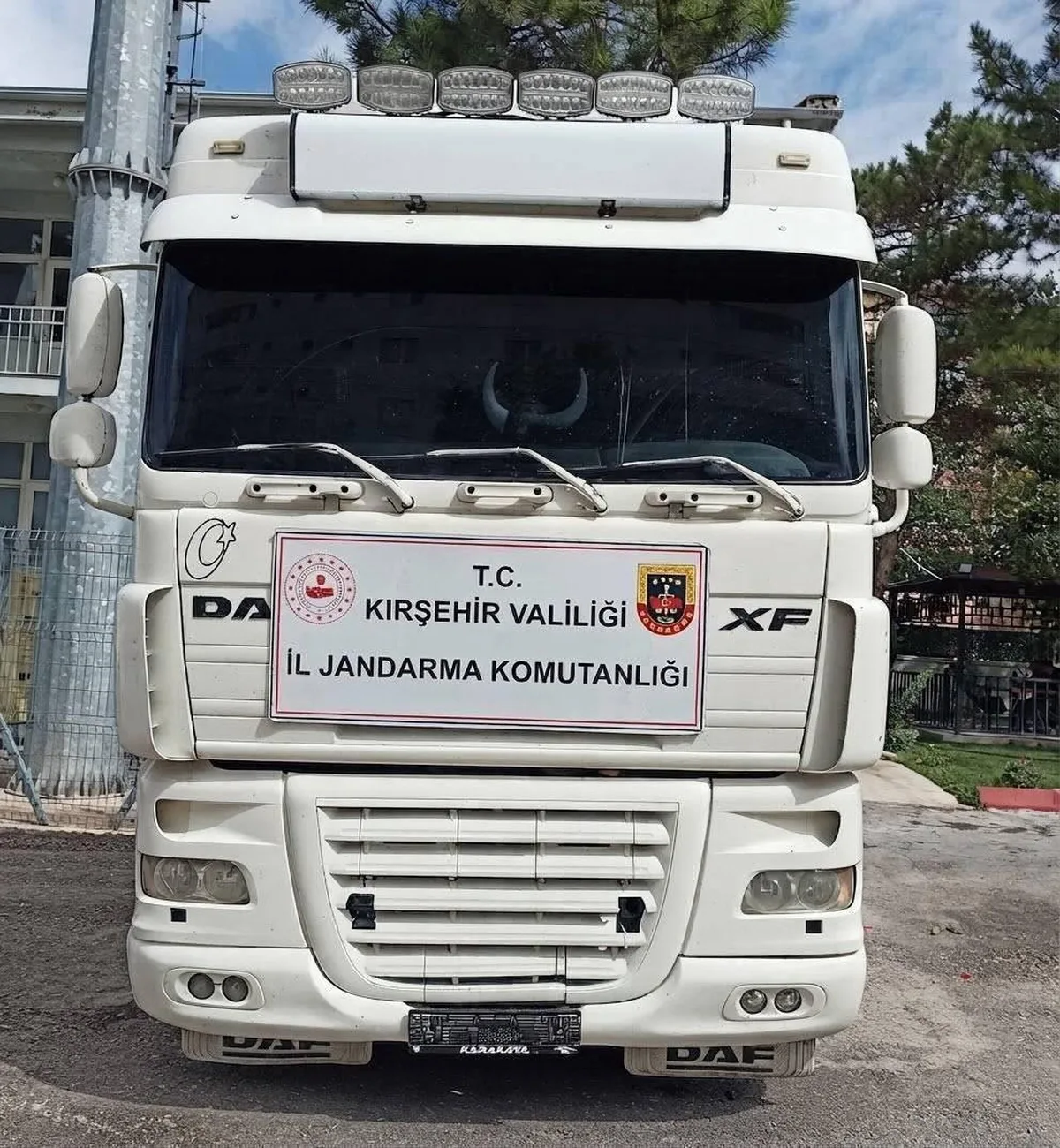 Kırşehir'de şasesi değiştirilen tır, jandarmanın şok yol kontrolünde yakalandı