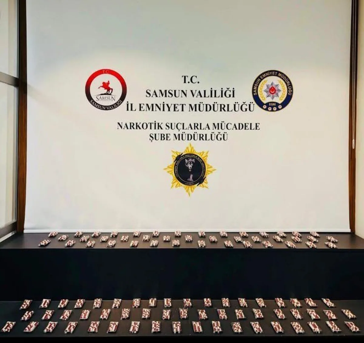Samsun Canik'te operasyonda 2 bin 352 sentetik ecza ele geçirildi, 3 kişi gözaltına alındı