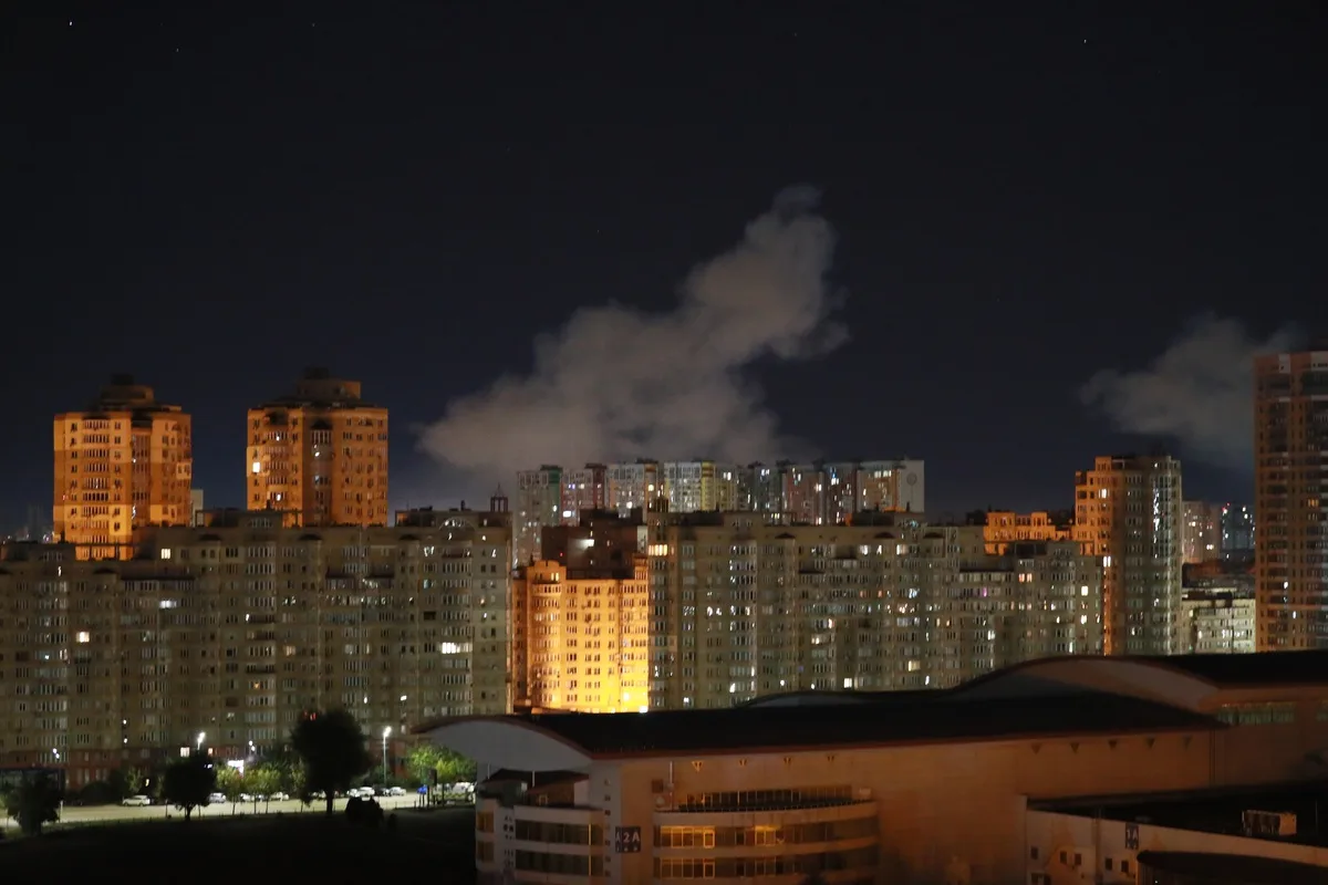 Kiev'de balistik füze saldırısında 1 kişi öldü, 6 kişi yaralandı