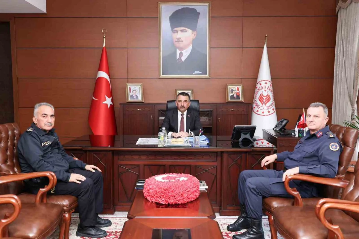 Zonguldak'ta Vali Hacıbektaşoğlu başkanlığında asayiş ve güvenlik toplantısı yapıldı