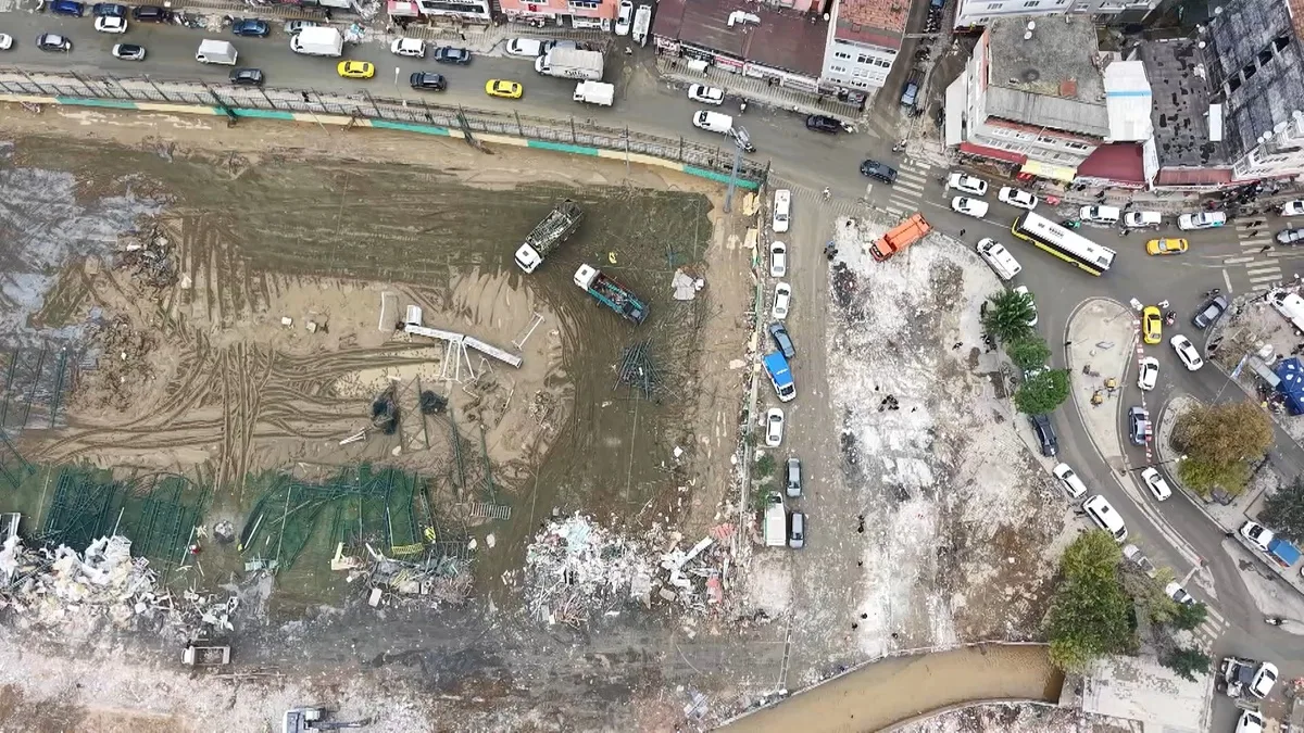 Ayazağa'daki selde 6 kişi hayatını kaybetti, kayıp 1 kişi aranıyor