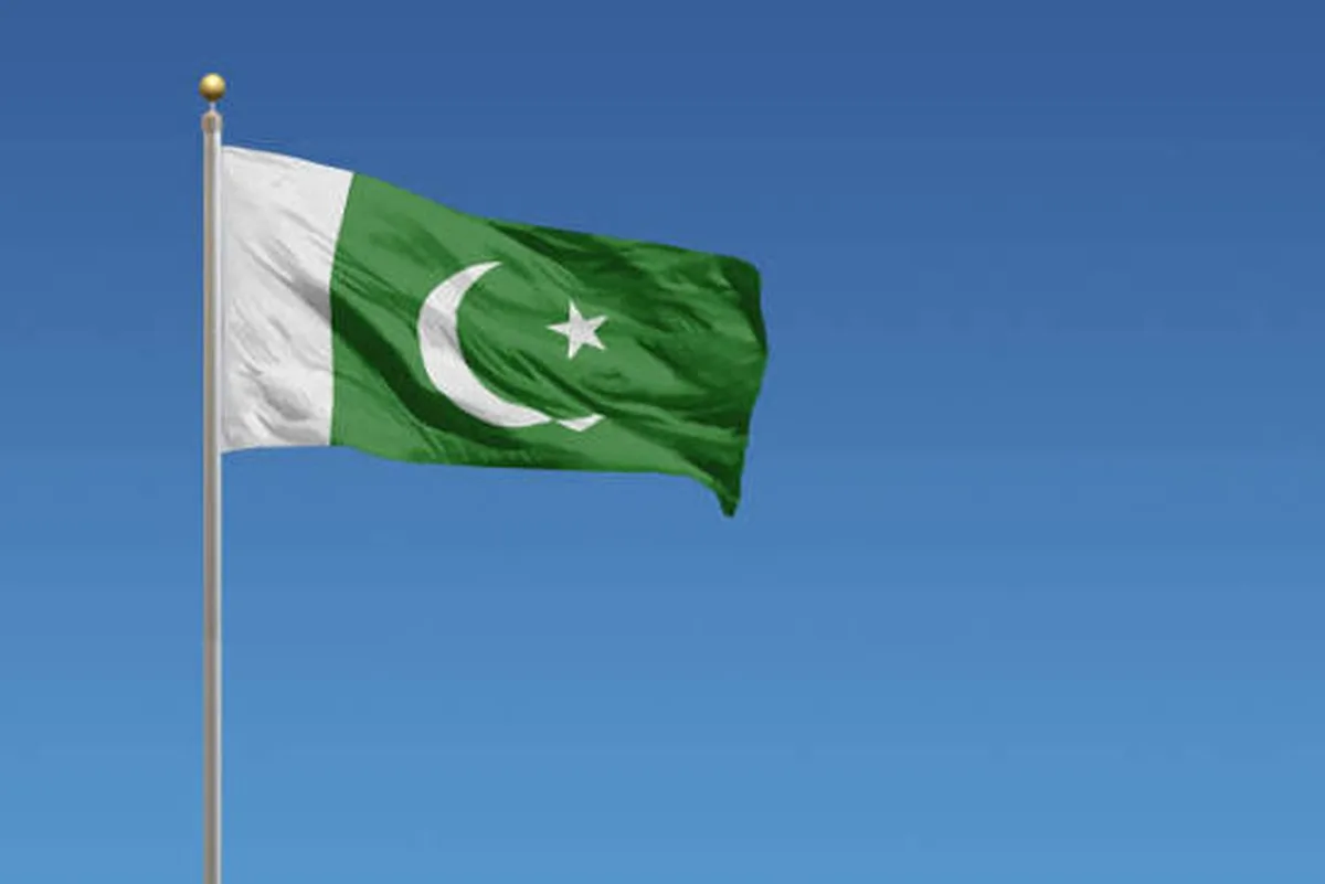 Pakistan'ın Pencap eyaletinde devrilen yolcu otobüsünde 10 kişi öldü, 32 yaralı