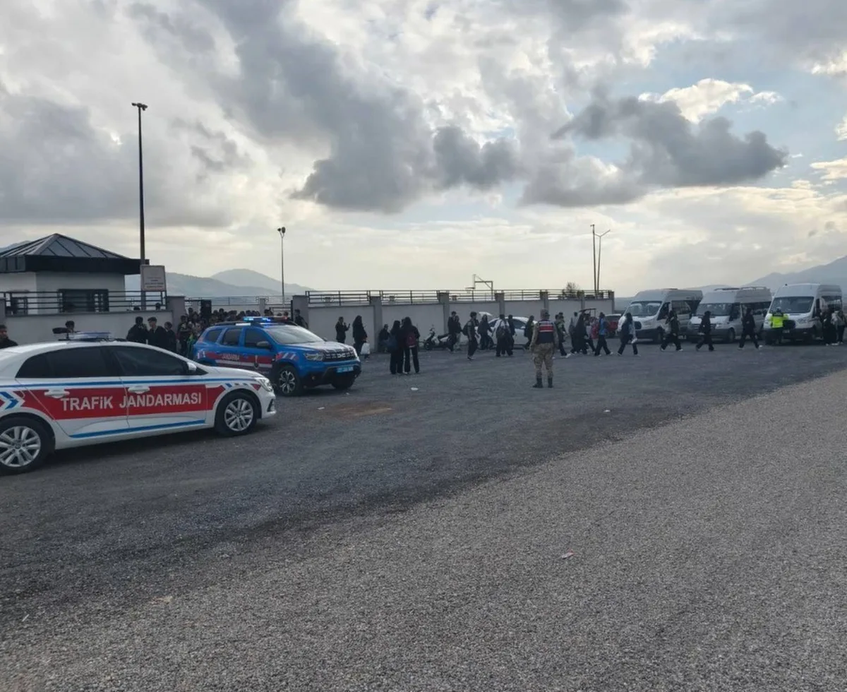 Gaziantep'te jandarma, 540 okul çevresinde 181 aranan şahıs yakaladı