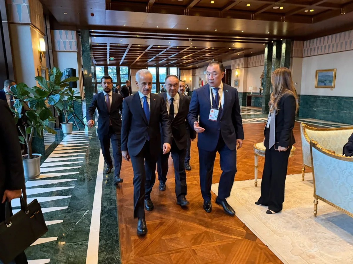 Bakan Uraloğlu, Kazakistanlı bakanlarla bir araya geldi
