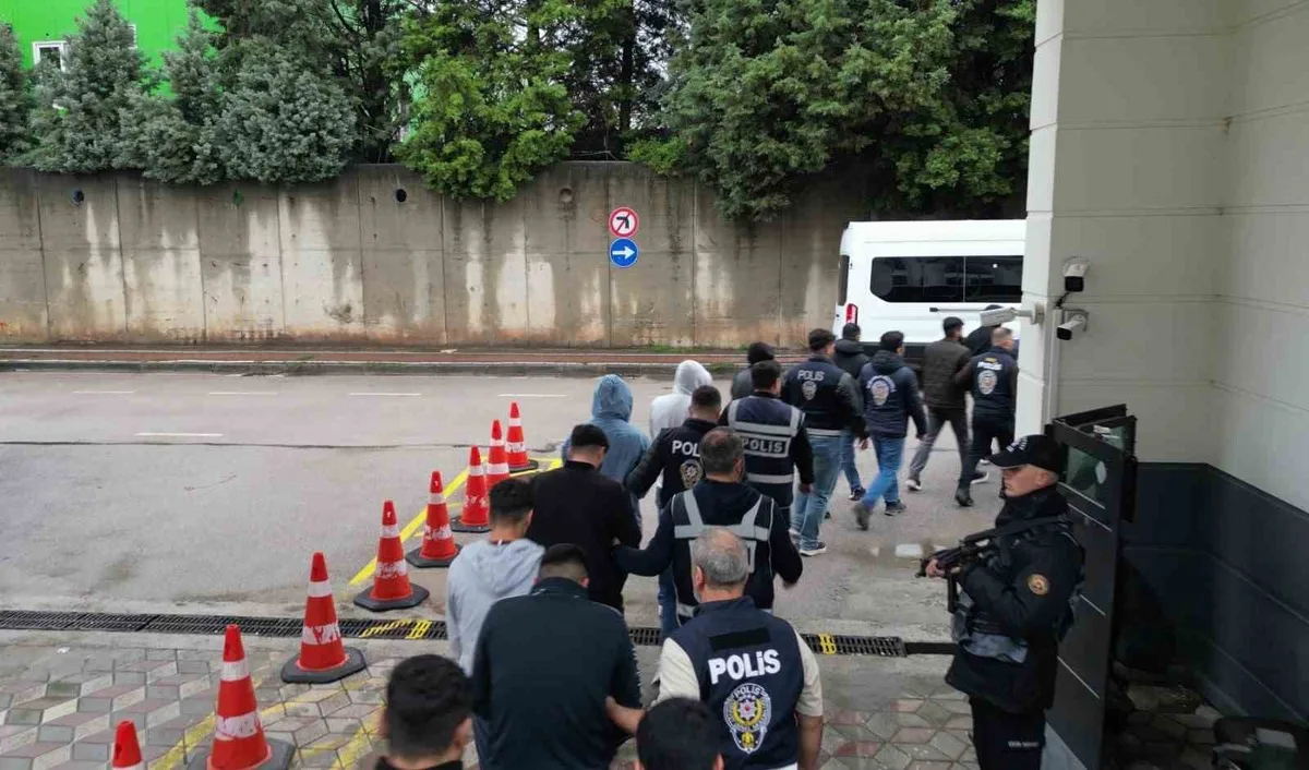 16 ilde eş zamanlı düzenlenen yasa dışı bahis operasyonunda 29 şüpheli tutuklandı