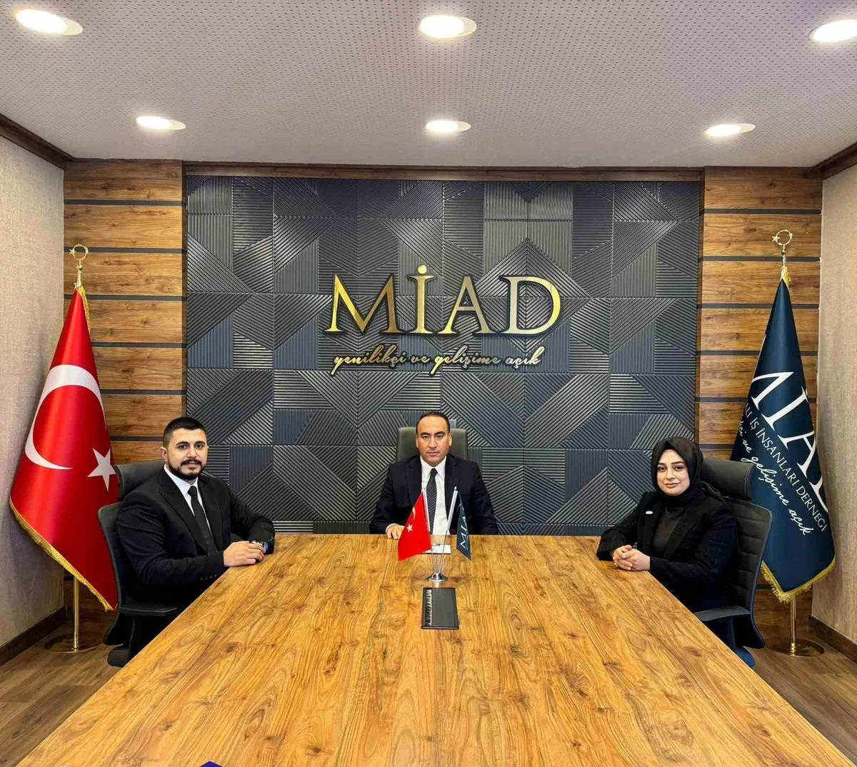 MİAD Malatya Şubesi'nde Salih Erşahin ve Nida Gezek kolların başına getirildi