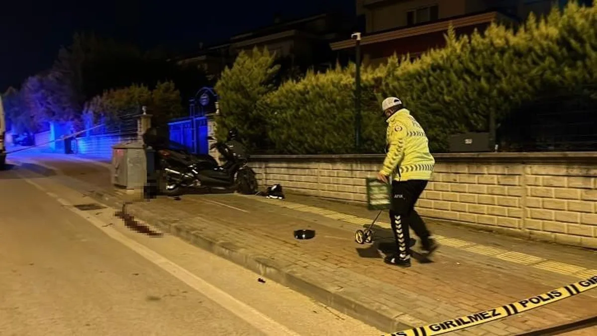 Bursa'da 20 metre kontrolünü toparlayamayan motosikletli trafoya çarparak öldü