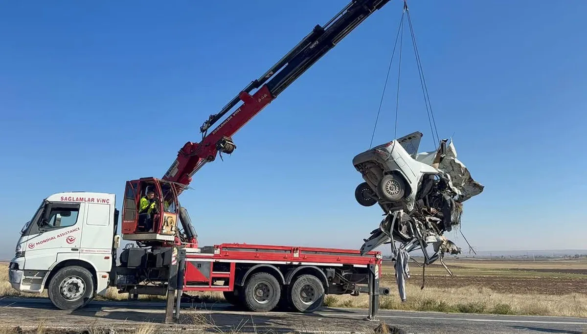 Afyonkarahisar Emirdağ'da iki otomobil çarpıştı, 4 kişi öldü 4 kişi yaralandı