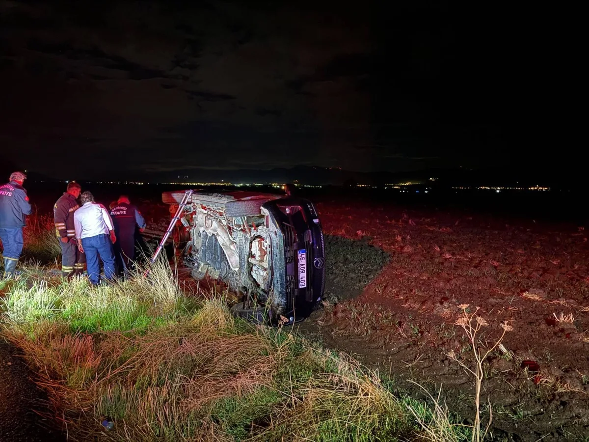 Gaziantep'in Nurdağı ilçesinde iki ayrı kazada 21 kişi yaralandı