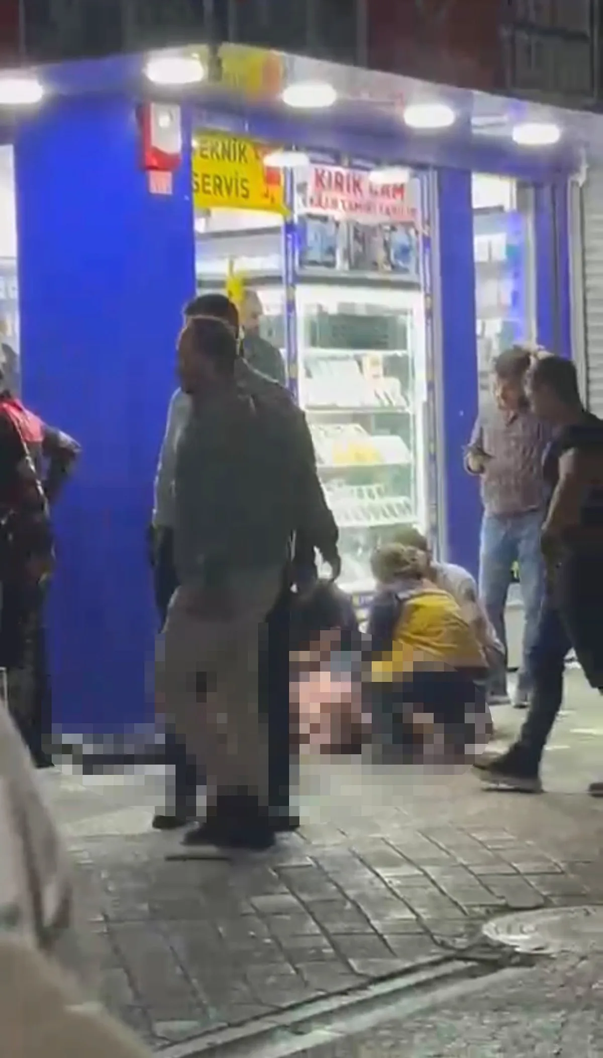 Bağcılar'da iddiaya göre silahlı saldırıya uğrayan kişi hayatını kaybetti