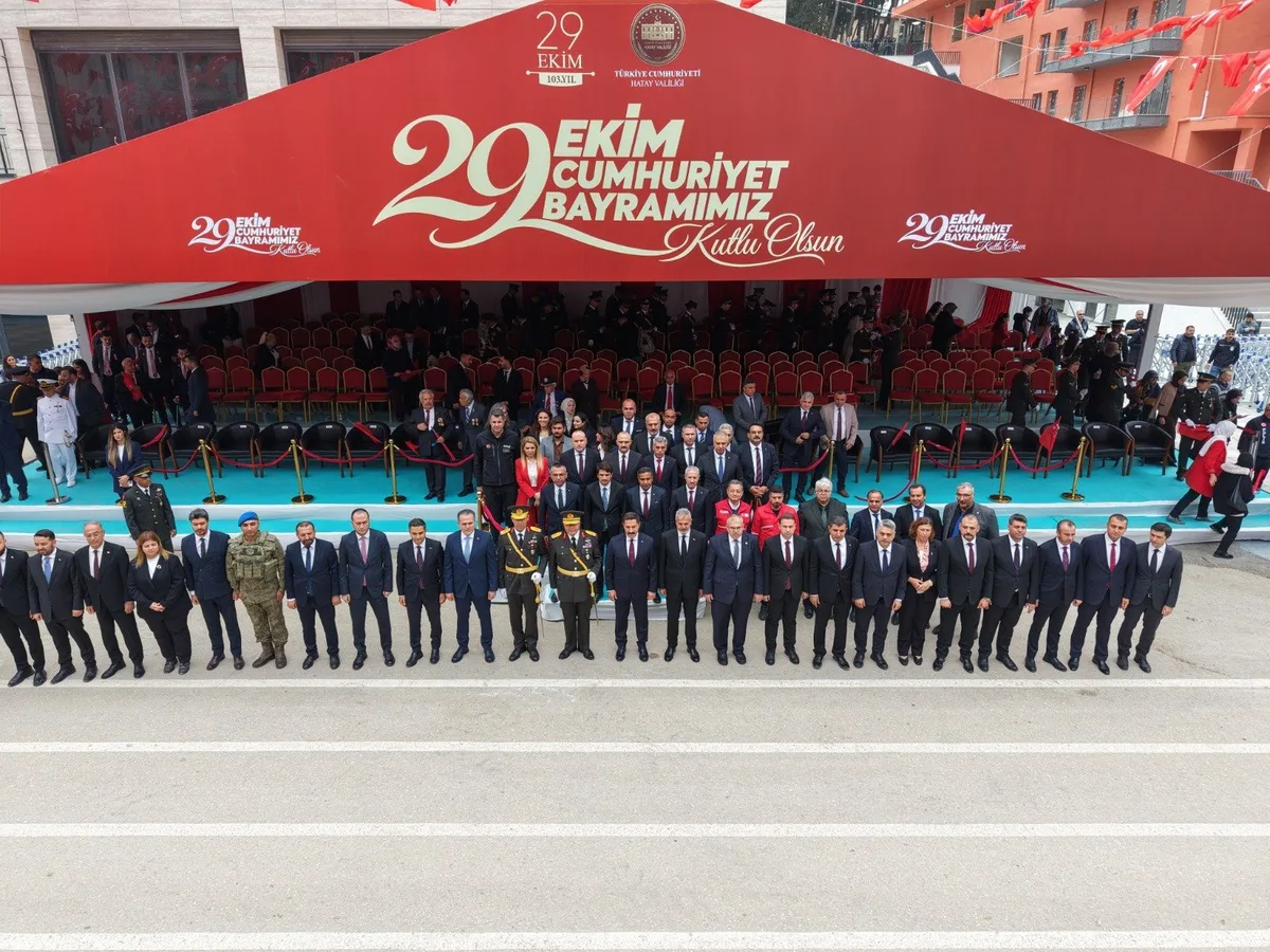 Atatürk Caddesi’nde Cumhuriyet’in 103. yılı coşkuyla kutlandı