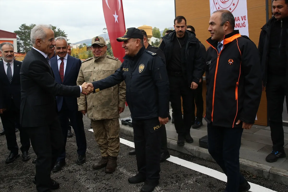 Uraloğlu, Erzurum'da Akıllı Ulaşım Merkezi'ni 375 milyon liralık yatırımla açtı