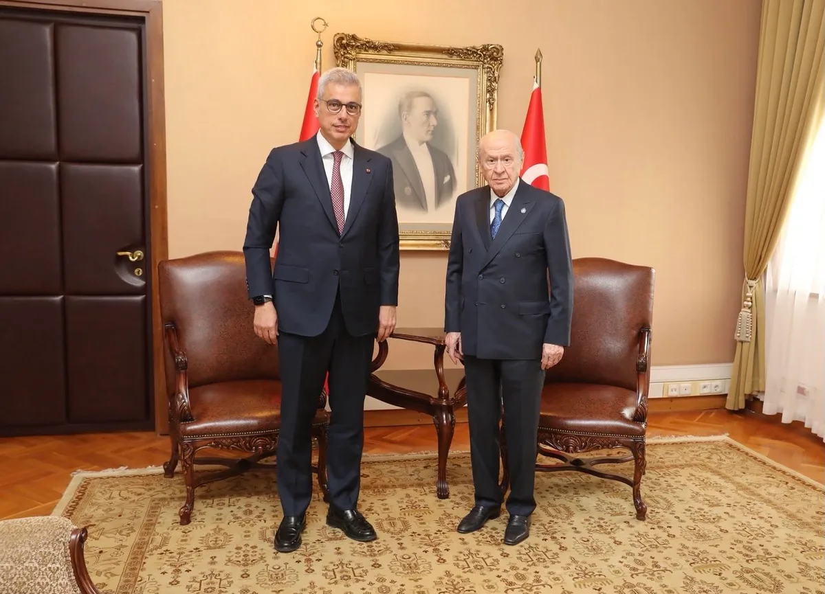 MHP Genel Başkanı Bahçeli, Sağlık Bakanı Memişoğlu'nu TBMM'deki makamında kabul etti