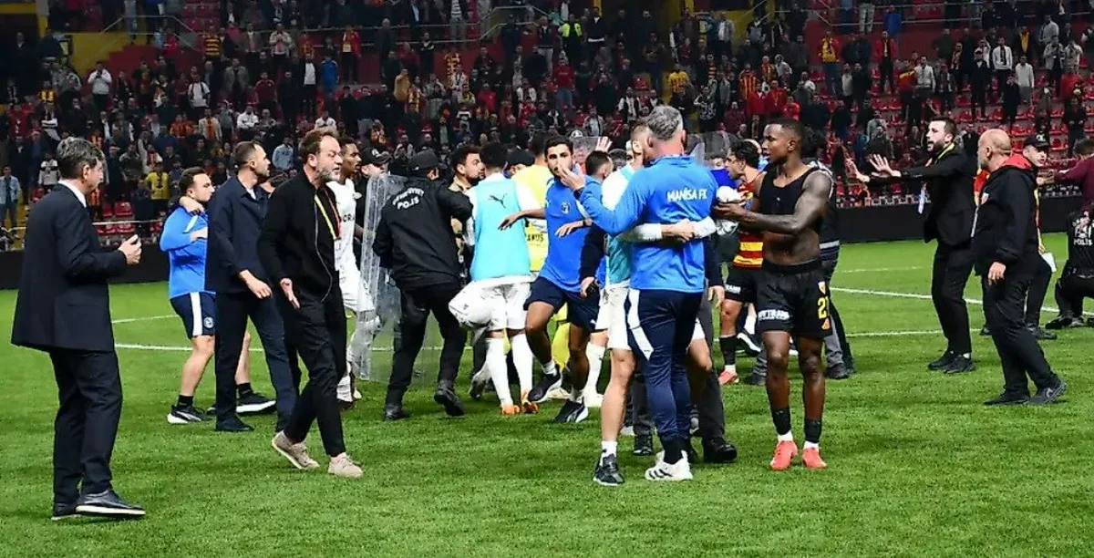 Kayserispor, Manisa FK maçındaki olaylar nedeniyle PFDK'dan 140 bin TL ceza aldı