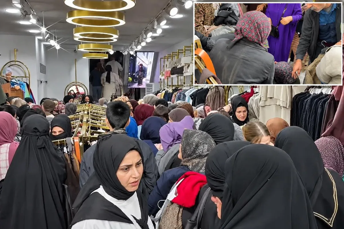 Sultangazi'de uygun fiyatlı kıyafet kampanyası nedeniyle izdiham yaşandı