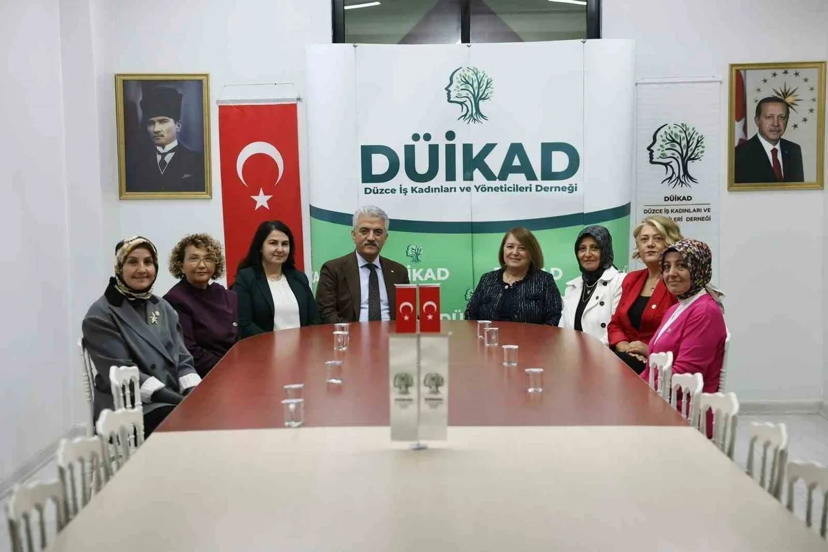 Düzce Valisi Mehmet Makas ve eşi, DÜİKAD yönetimiyle bir araya geldi