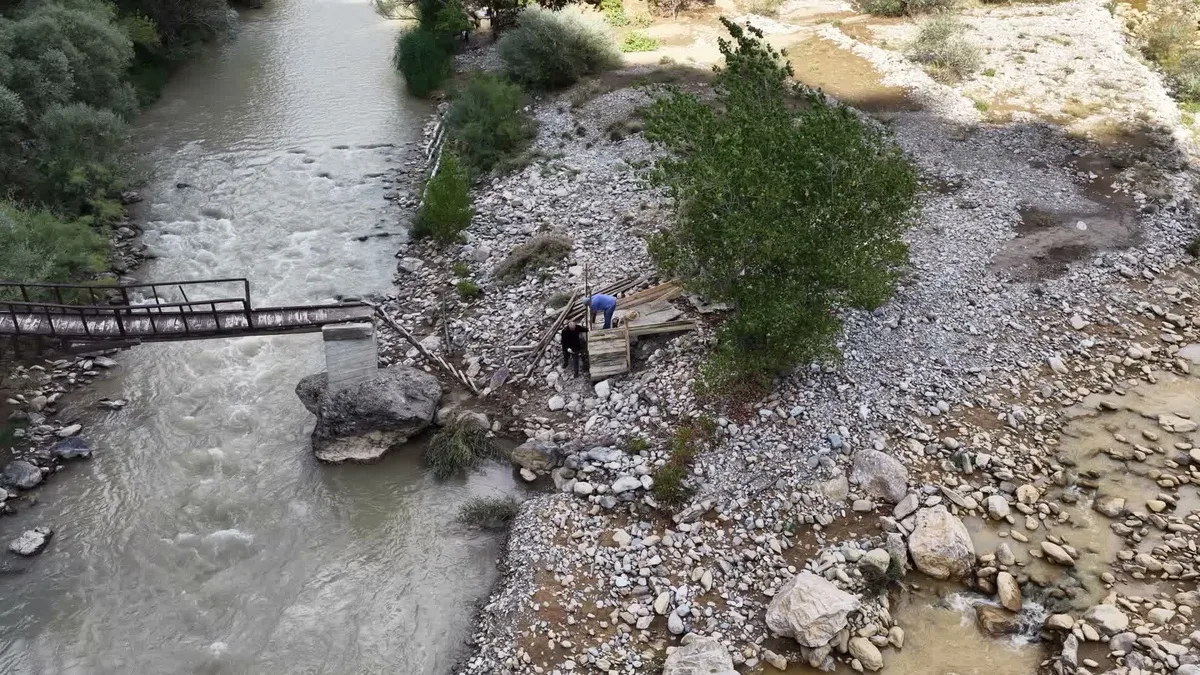 Tunceli'de köprü yıkıldı, Dokuzkayalar köylüleri devletten köprü ve yol istiyor