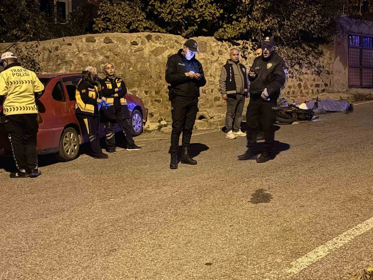 Kayseri Melikgazi'de otomobil ile motosiklet çarpıştı, 17 yaşındaki çocuk öldü
