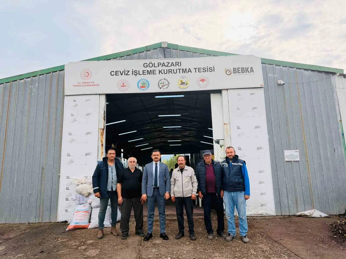 Bilecik Gölpazarı Kaymakamı, yılda yaklaşık 400 ton ceviz kurutulan tesisi ziyaret etti