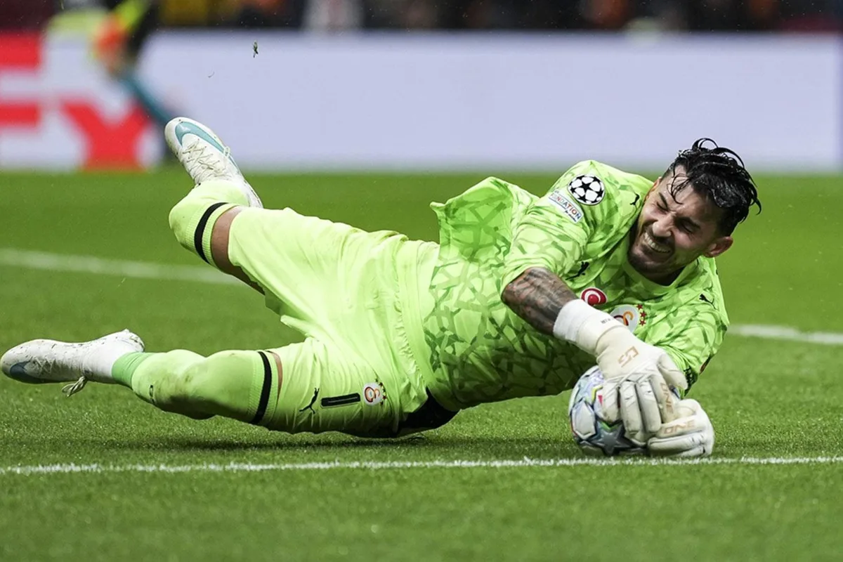 Galatasaray taraftarından Uğurcan Çakır'a destek