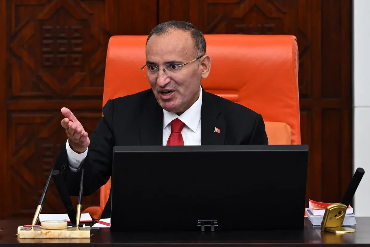 Bekir Bozdağ neden istifa etti? Bekir Bozdağ hastalığı ne? Bekir Bozdağ hasta mı, ne hastası, son hali nasıl?