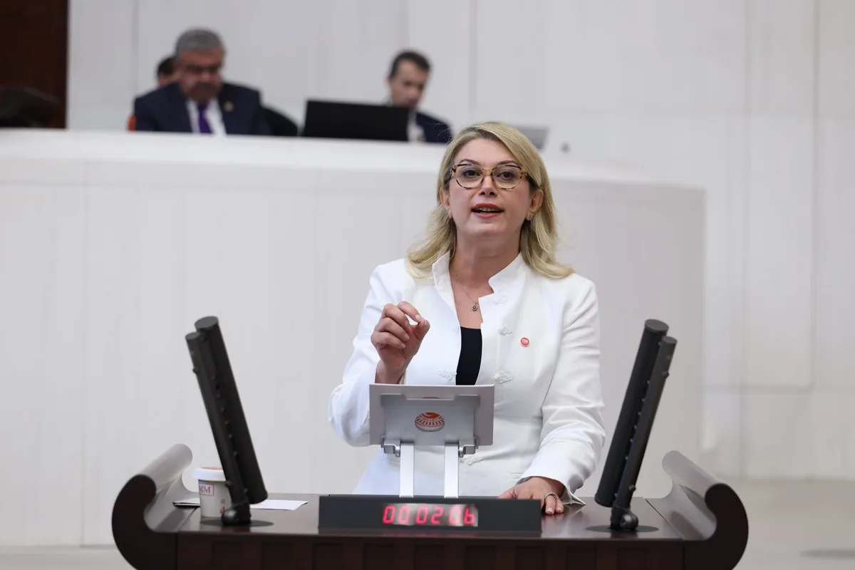 Asu Kaya, kadın çiftçilere devlet ödemeli emeklilik ve her köye kreş sözü verdi