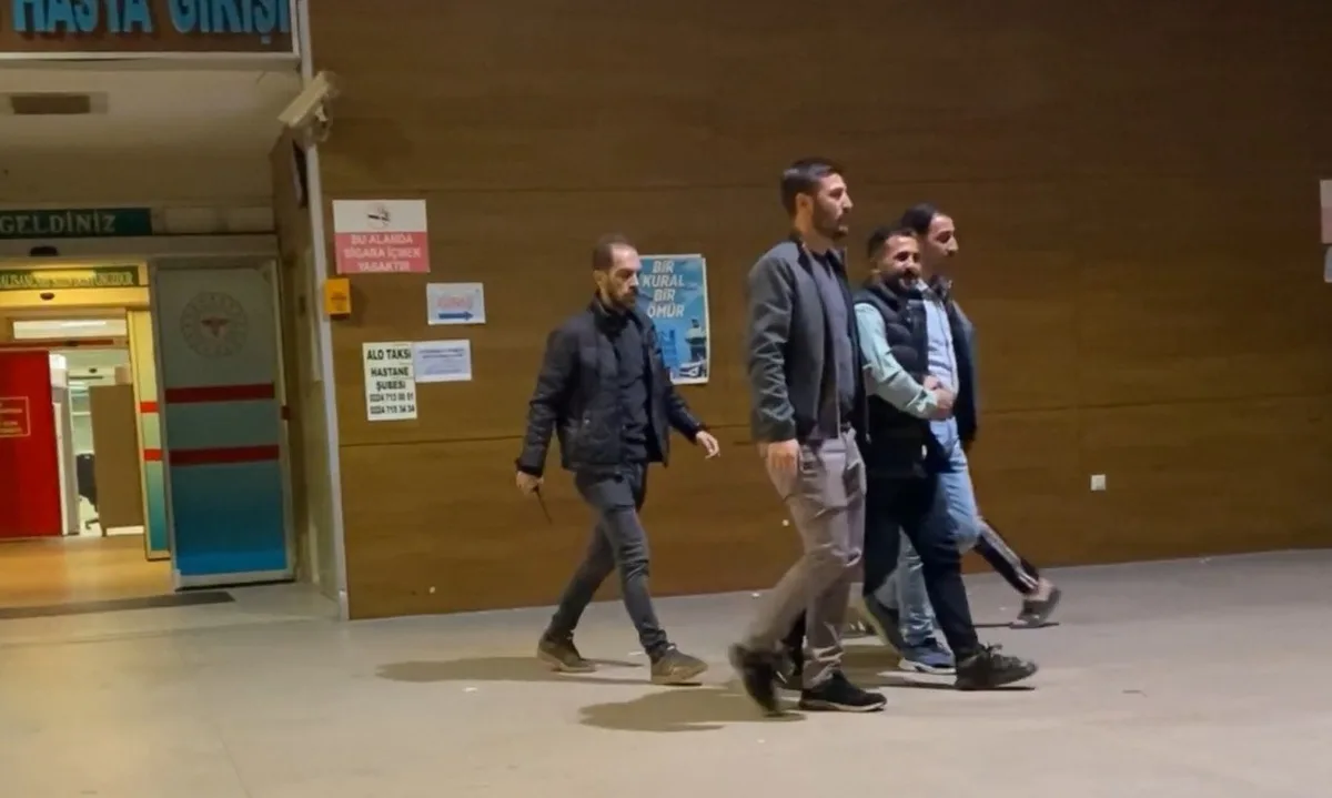 Bursa İnegöl'de 10 yıl hapis cezası olan firari Şakir Ç., saklandığı evde yakalandı.