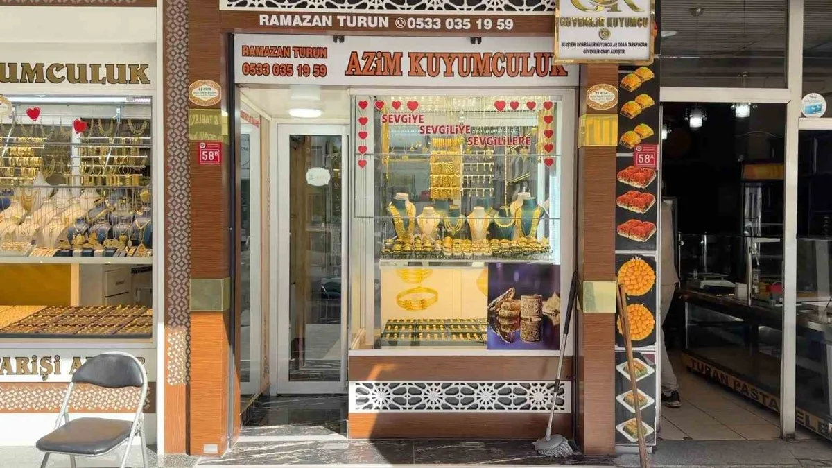 Diyarbakır Kayapınar'da kuyumcu dükkanı kurşunlandı, 100 bin dolar haraç istendi