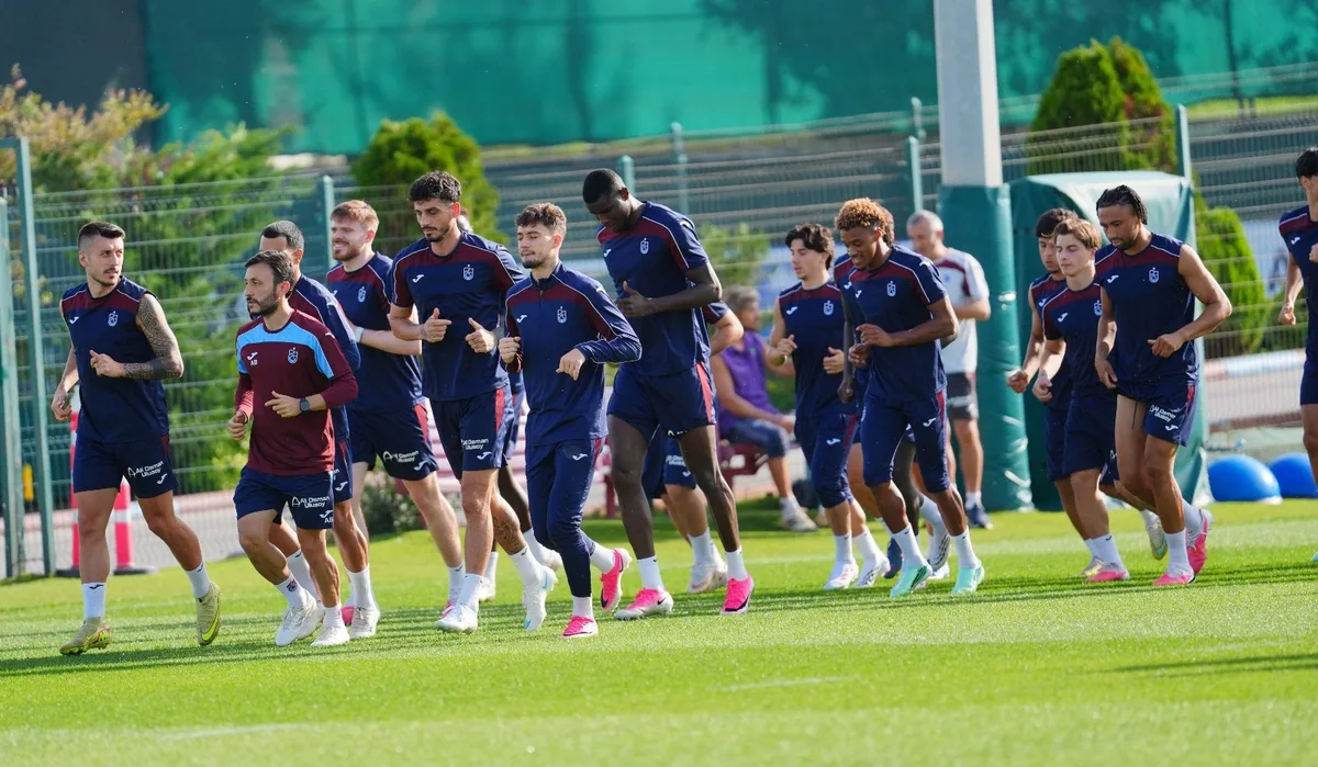 Trabzonspor, UEFA Konferans Ligi'nde KuPS deplasmanı için hazırlıklara devam etti