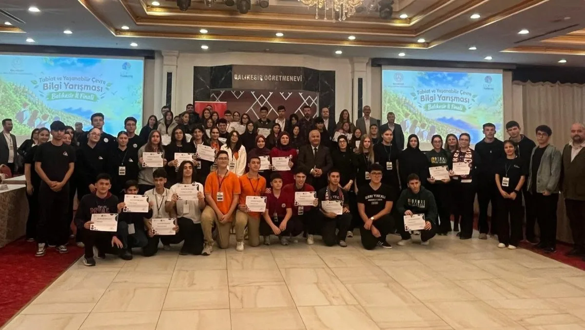 Burhaniye Celal Toraman Anadolu Lisesi öğrencileri Balıkesir'de il ikincisi oldu