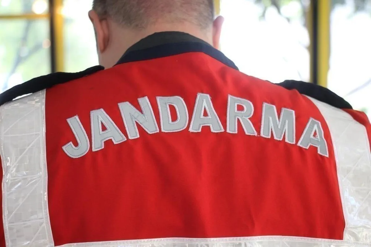 Aydın Nazilli'de jandarma kaçak silah imalathanesinde 23 tabanca ele geçirdi