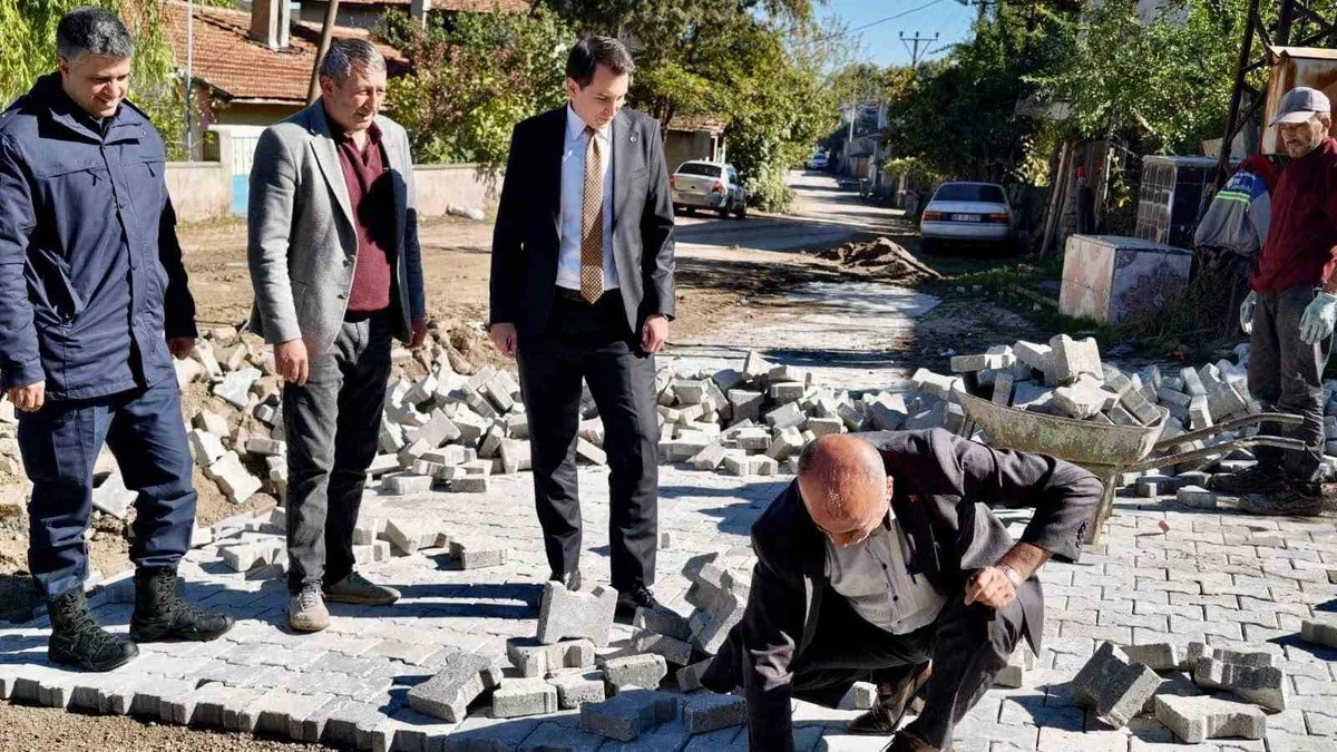 Kaymakam Atam, Hisarcık'ta köylerde süren yapım işlerini yerinde inceledi