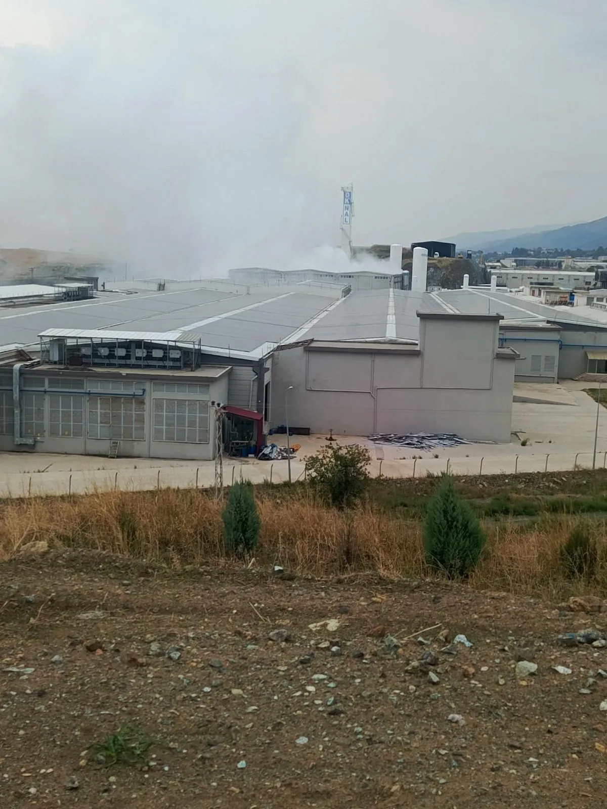 Kahramanmaraş'ta oksijen tankı patladı, tesisi ve çevreyi beyaz duman sardı