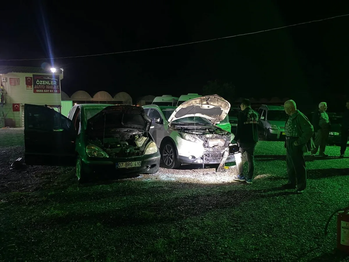 Antalya Serik'te galeride 6 aracı benzin dökerek ateşe veren zanlı tutuklandı