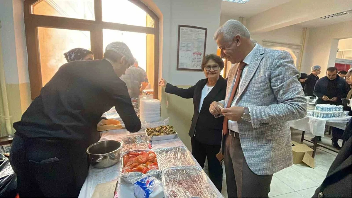 Karaman'da lisenin 29 Ekim panayırında öğrenci ürünleri sergilendi