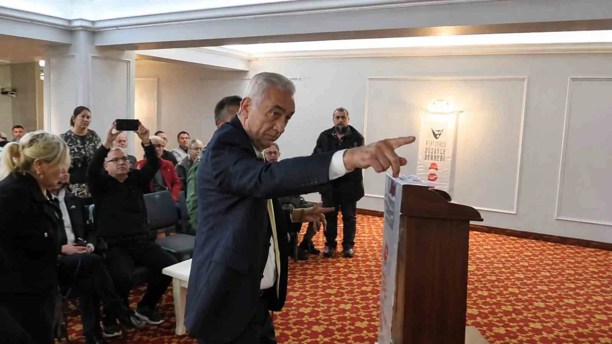 Bandırma'da Süheyl Batum ile CHP'li ilçe başkanı mutlak butlan yüzünden tartıştı