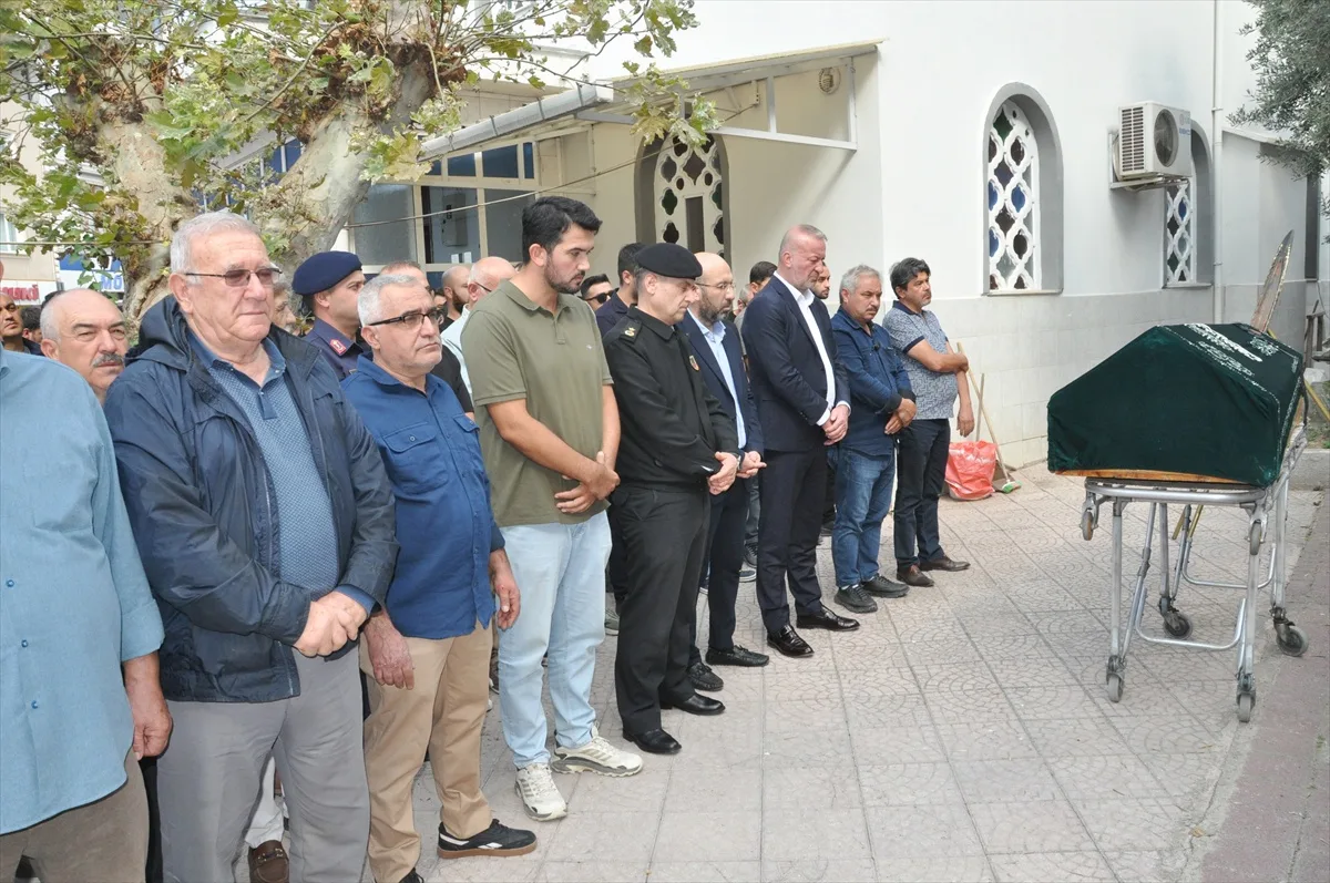 Manisa Akhisar'daki tur otobüsü kazasında ölen 10 kişi Bursa'da defnedildi