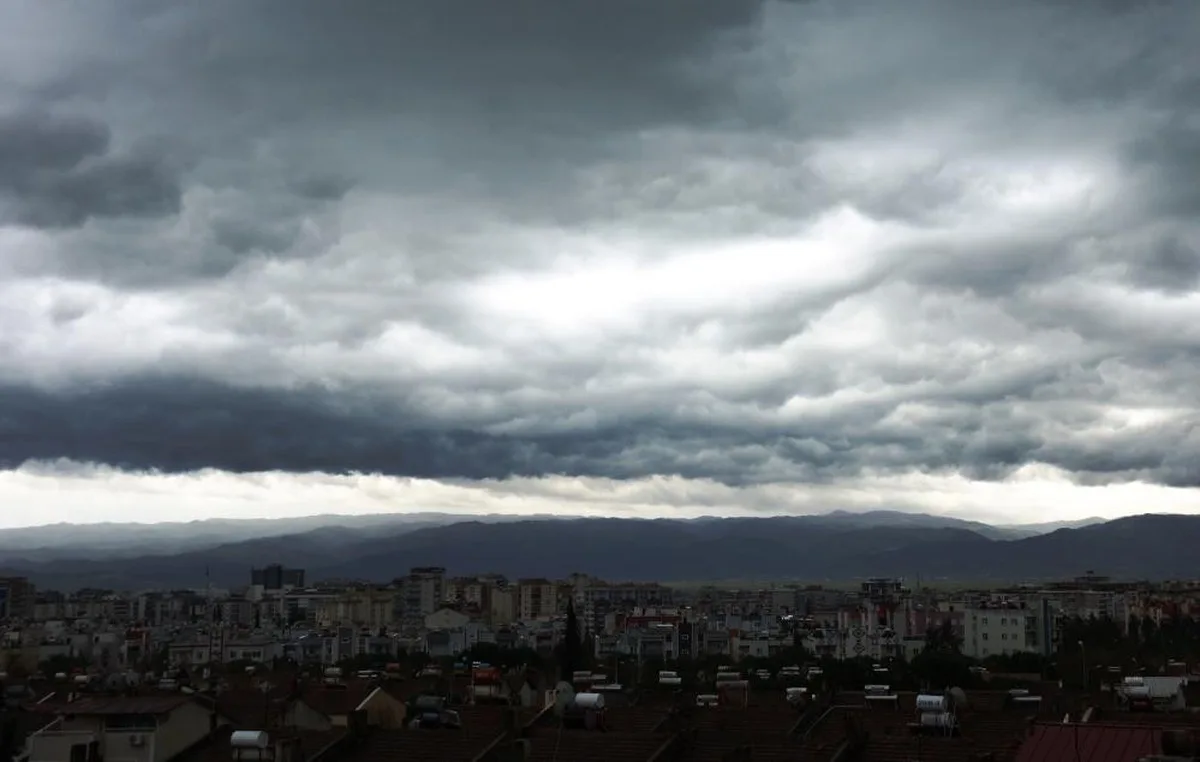 Meteorolojiye göre Aydın'da hafta boyunca gök gürültülü sağanak yağış etkili olacak