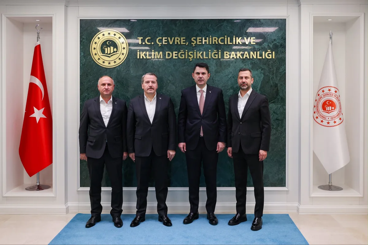 Memur-Sen heyeti, COP31 hazırlıkları için Bakan Kurum'a destek sözü verdi