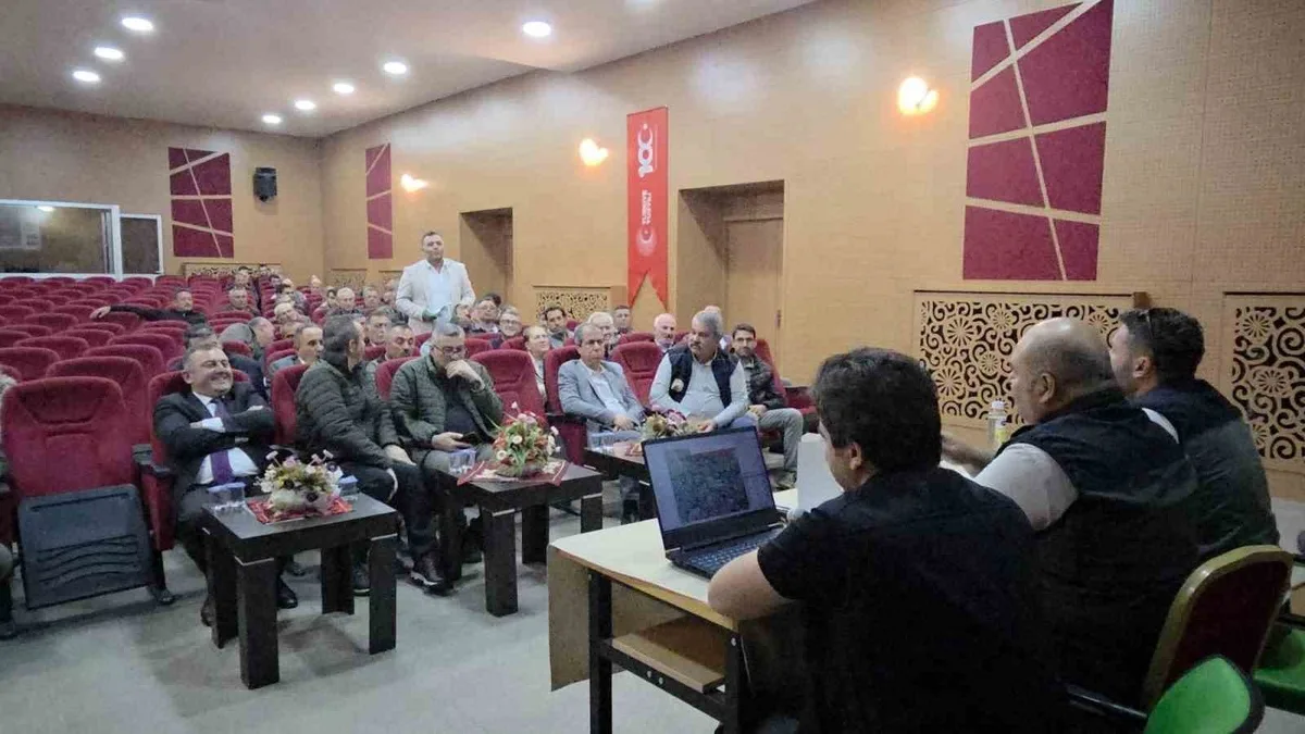 Çanakkale Orman Bölge Müdürlüğü Bayramiç'te plan yenileme toplantısı düzenledi