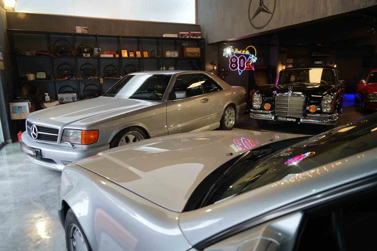 Samsunlu iş adamı 17 araç toplayarak garajını Mercedes müzesine çevirdi