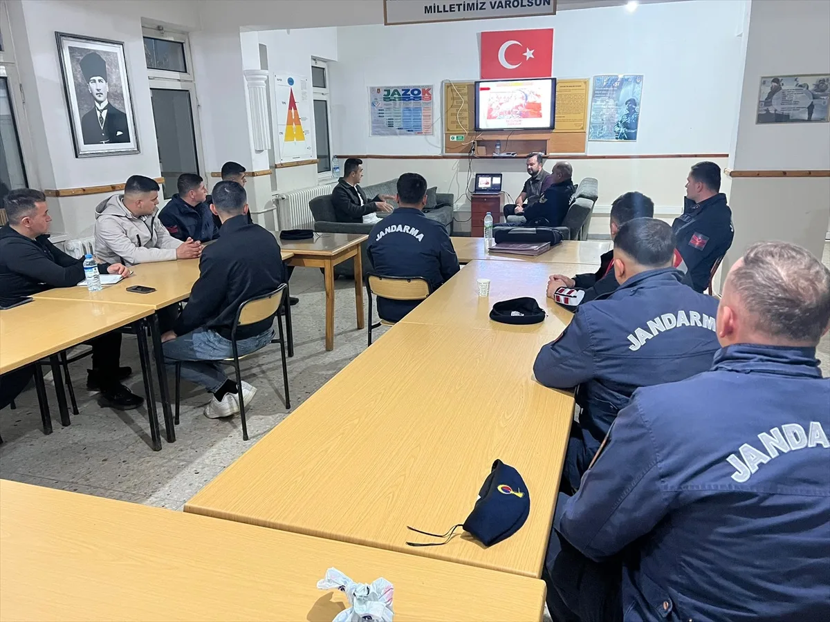 Ulaş'ta jandarma ve emniyet personeline 5 günlük avcılık kursu açıldı