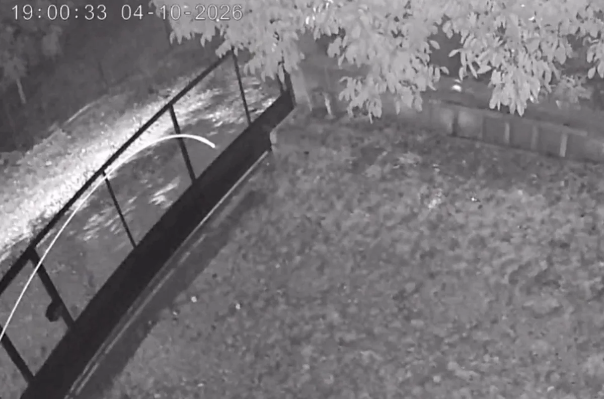 Adana Saimbeyli'de 4,4'lük deprem anı güvenlik kamerasına yansıdı