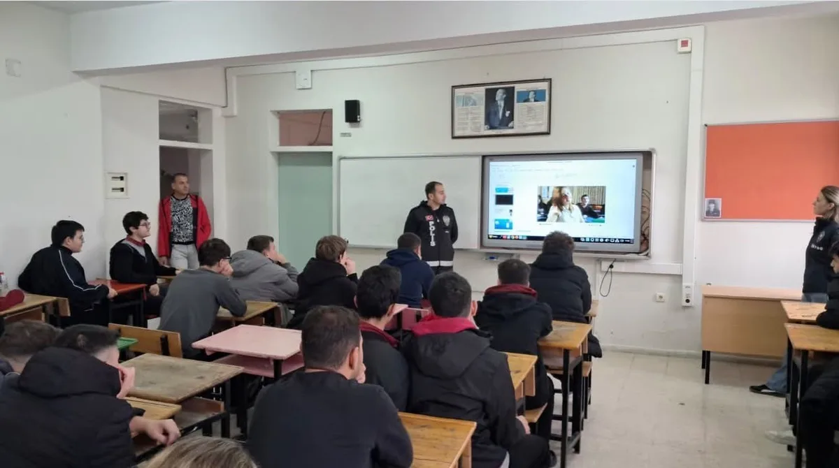 Babaeski’de öğrencilere siber zorbalık ve güvenli internet eğitimi