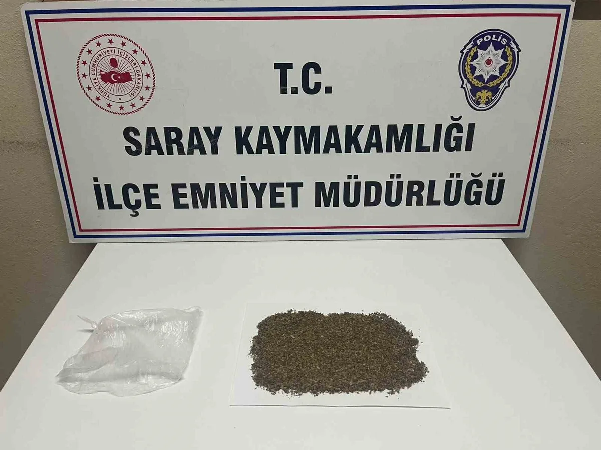 Tekirdağ Saray'da polis iki ayrı olayda toplam 32,5 gram bonzai ele geçirdi