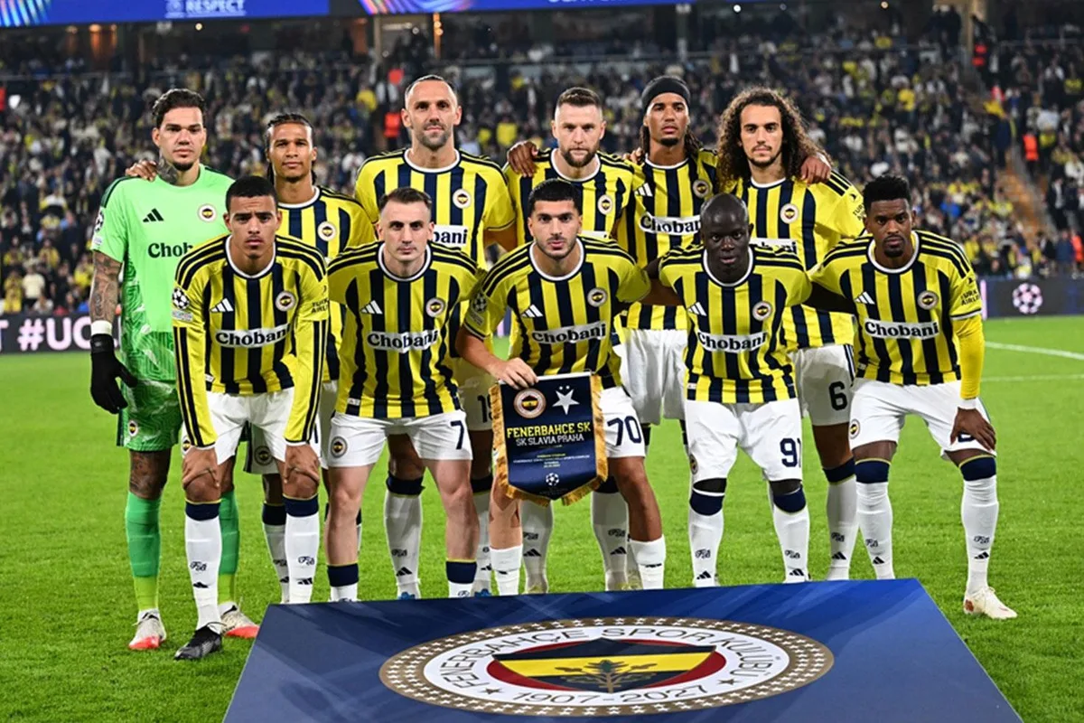 Fenerbahçe'de Ake oyuna devam edemedi