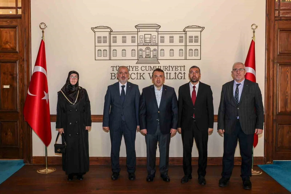 Bilecik Valisi Sözer, Camiler ve Din Görevlileri Haftası'nda görevlilerle buluştu