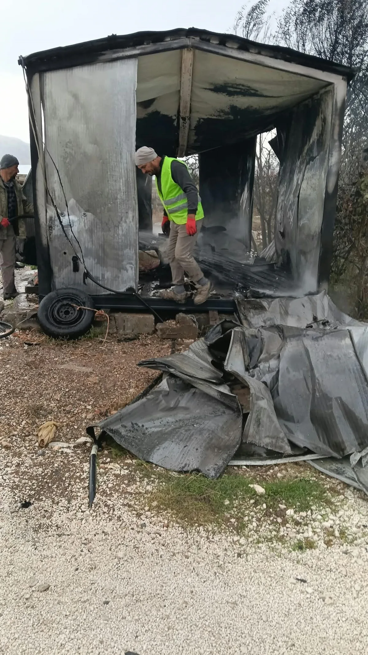 Burdur Çallıca'da konteyner evde çıkan yangında 85 yaşındaki Durdu Şimşek öldü