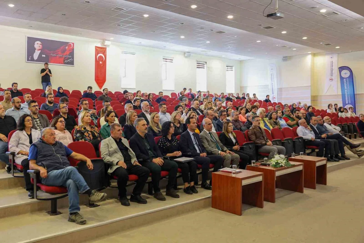 OMÜ'de üç fakültenin akademik kurul toplantıları Rektör Aydın'ın katılımıyla yapıldı