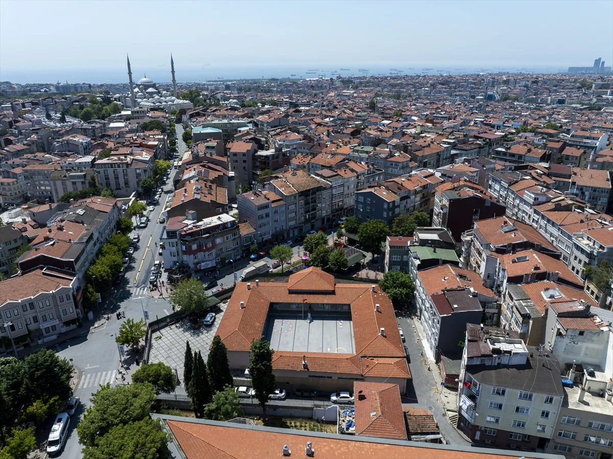 Yaklaşık 112 yıl önce kurulan Muallim Yahya İlkokulu, tarihi binada eğitim sürdürüyor